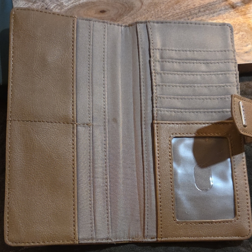 Relic Brown Wallet with Llama and Floral Accents - Picture 3 of 6